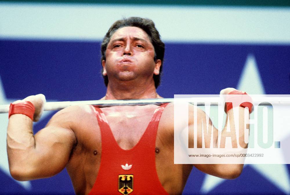Rolf Milser (BR Deutschland) Gewichtheben OS Sommer Herren Olympische Spiele 1984, Sommerspiele, Klasse bis 100 kg, 100 kg, Kilogramm, Nationaltrikot, Vdia Einzelbild Los Angeles Anstrengung, Gewichtheben OS Sommer Herren Olympische Spiele 1984, Sommerspiele, Klasse bis 100 kg, 100 kg, Kilogramm, Nationaltrikot, Vdia Einzelbild Los Angeles Anstrengung,