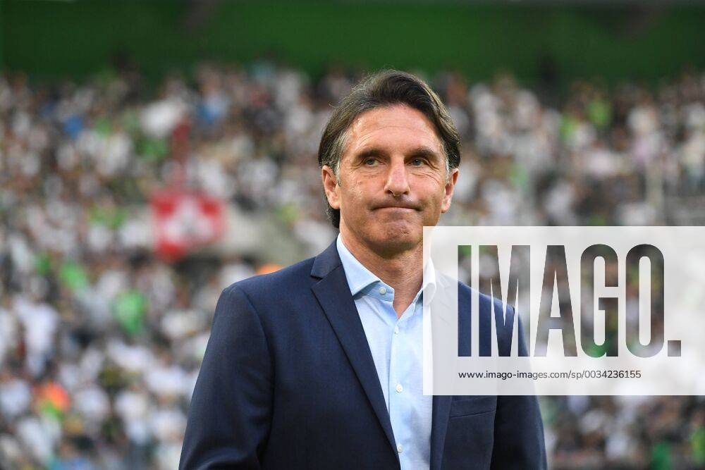 Soccer 1 BL Season 2017 2018 Matchday 31 Borussia Mönchengladbach vs VFL Wolfsburg 20 04 2018 Stadion im Borussia Park Mönchengladbach Bruno Labbadia Coach VfL Wolfsburg Promotion Single Picture