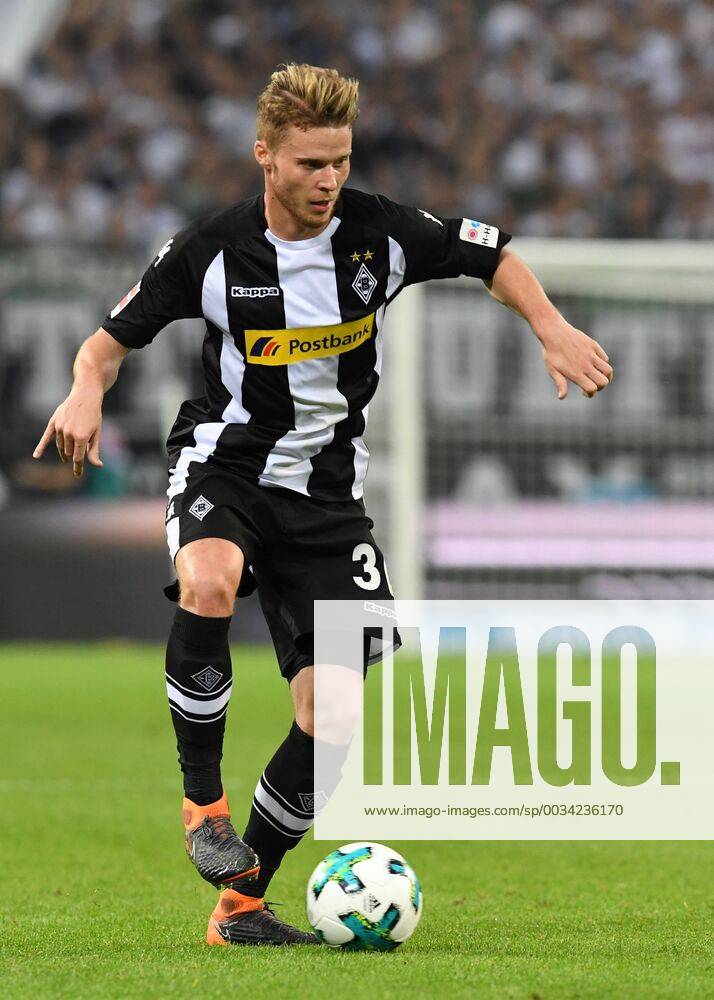 Soccer 1 BL Season 2017 2018 Matchday 31 Borussia Mönchengladbach vs VFL Wolfsburg 20 04 2018 Stadion im Borussia Park Mönchengladbach Nico Elvedi Gladbach Promotion Single Picture