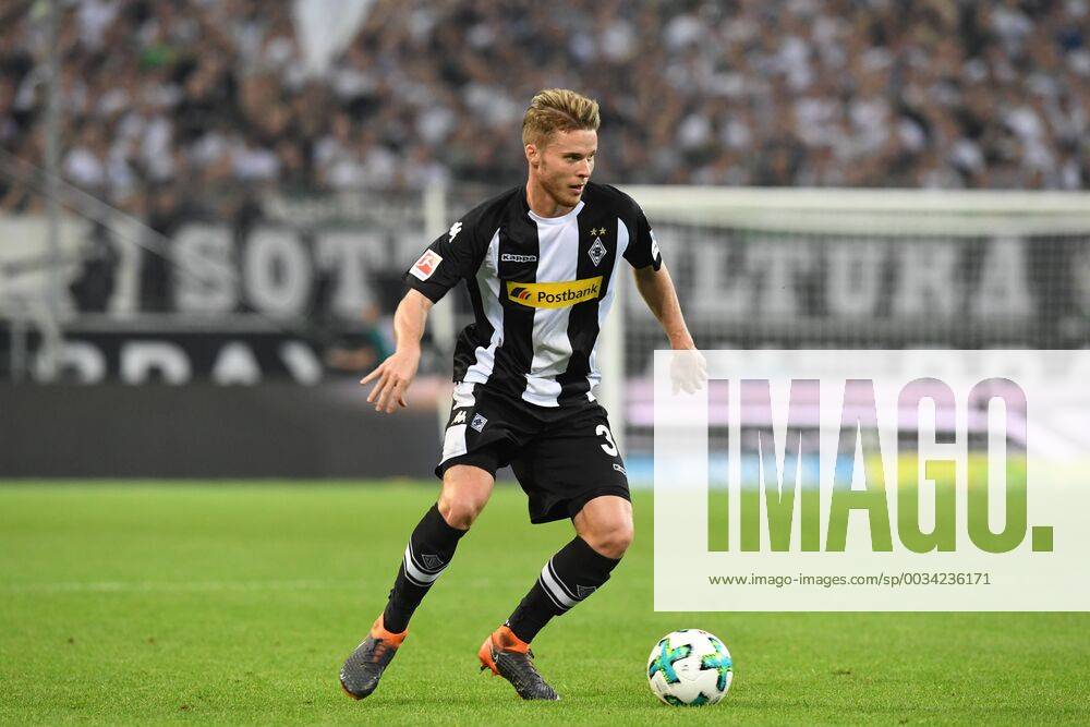Soccer 1 BL Season 2017 2018 Matchday 31 Borussia Mönchengladbach vs VFL Wolfsburg 20 04 2018 Stadion im Borussia Park Mönchengladbach Nico Elvedi Gladbach Promotion Single Picture