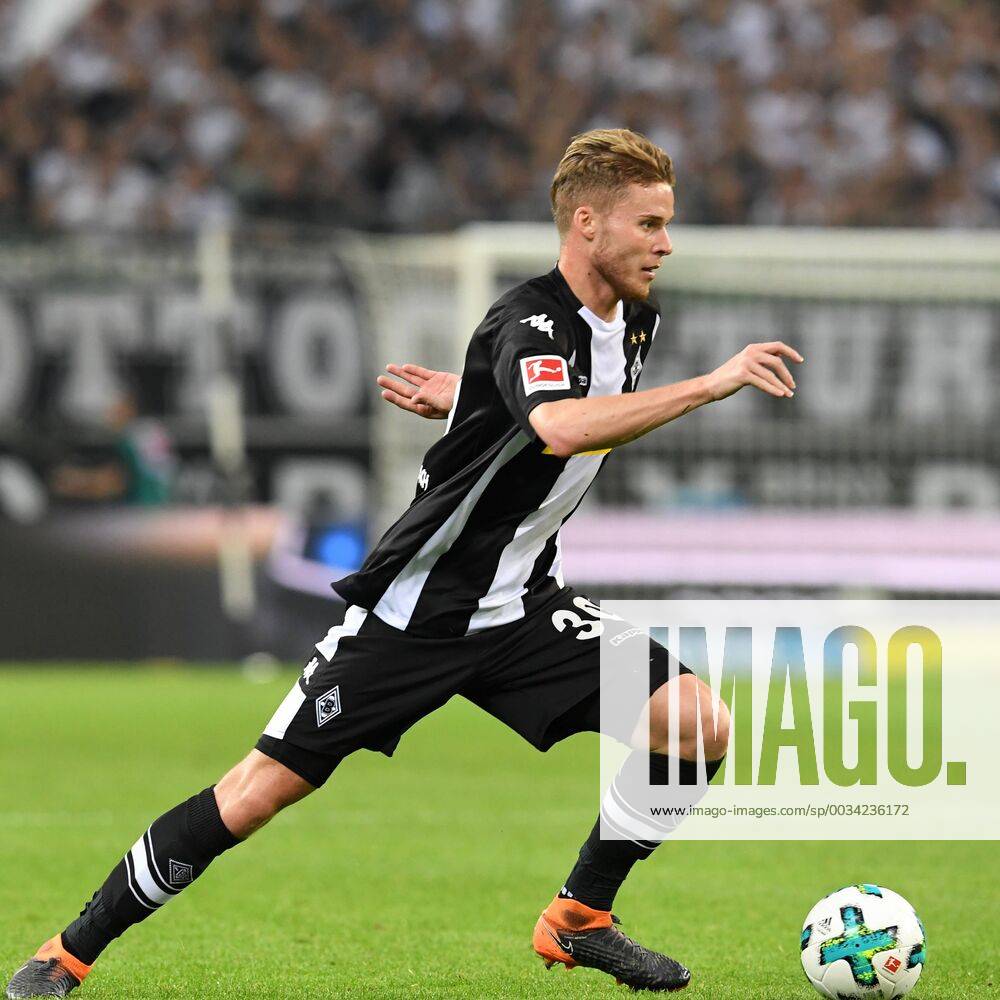 Soccer 1 BL Season 2017 2018 Matchday 31 Borussia Mönchengladbach vs VFL Wolfsburg 20 04 2018 Stadion im Borussia Park Mönchengladbach Nico Elvedi Gladbach Promotion Single Picture