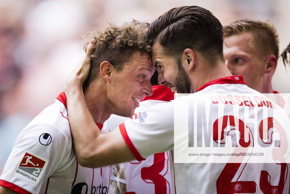 Dusseldorf 22 04 2018 Torjubel Julian Schauerte F95 Niko Gießelmann F95 Fortuna Dusseldorf FC Ingolstadt