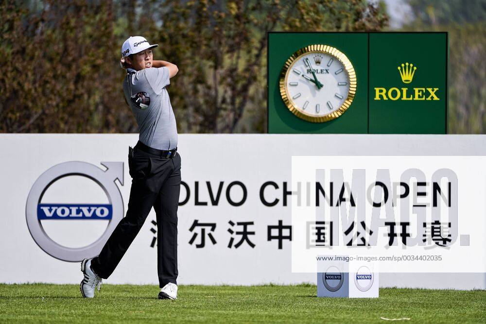 David Lipsky of the United States competes in the first round of the 2018 Volvo China Open golf tournament in Beijing, China, 26 April 2018. Golf players tee off 2018 Volvo China Open 20180426_69577