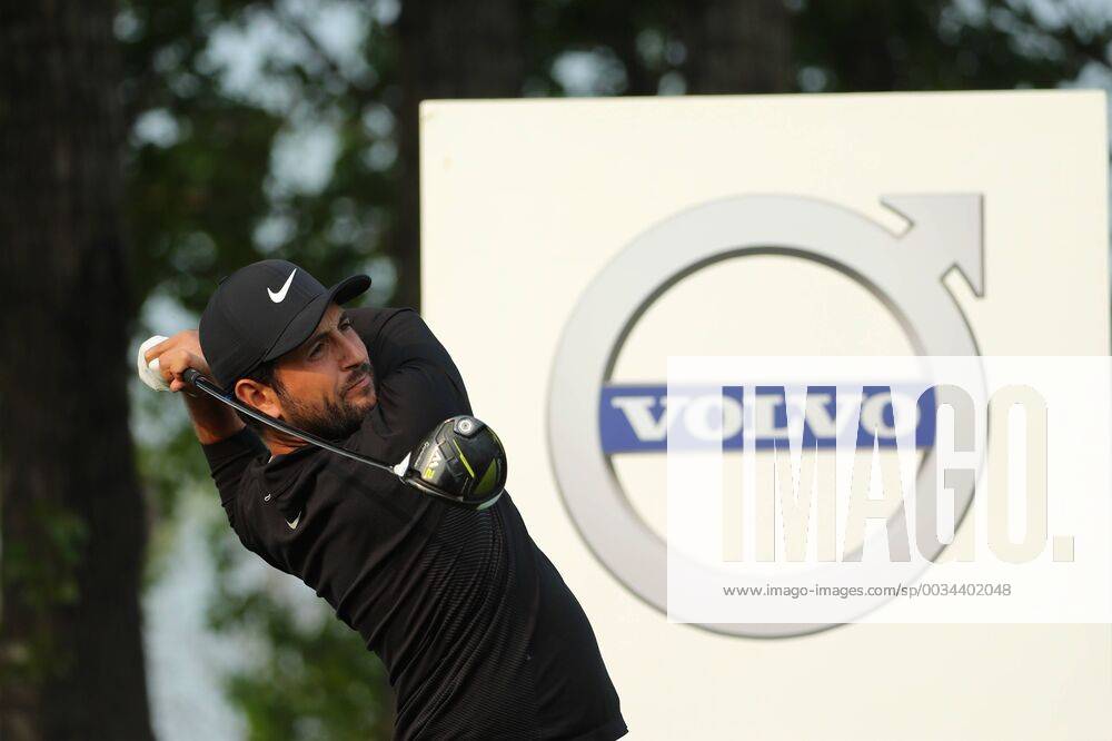 Alexander Levy of France competes in the first round of the 2018 Volvo China Open golf tournament in Beijing, China, 26 April 2018. Golf players tee off 2018 Volvo China Open 20180426_69593