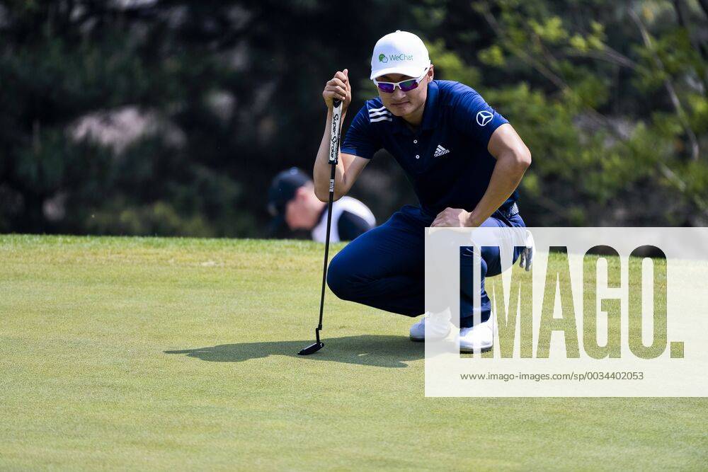 Li Haotong of China competes in the first round of the 2018 Volvo China Open golf tournament in Beijing, China, 26 April 2018. Golf players tee off 2018 Volvo China Open 20180426_86215
