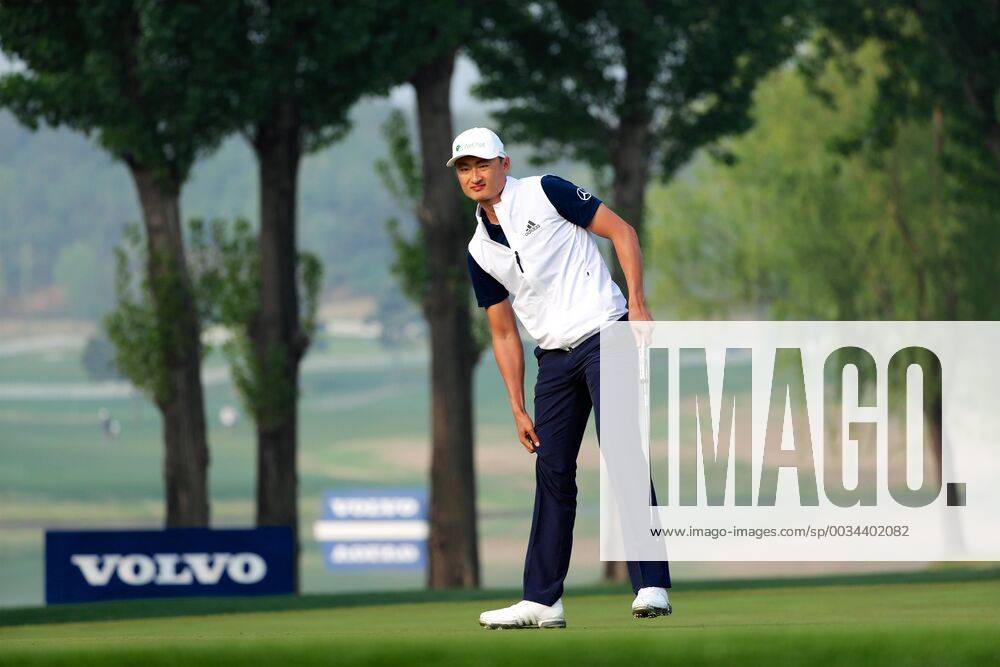 Li Haotong of China competes in the first round of the 2018 Volvo China Open golf tournament in Beijing, China, 26 April 2018. Golf players tee off 2018 Volvo China Open 20180426_86232