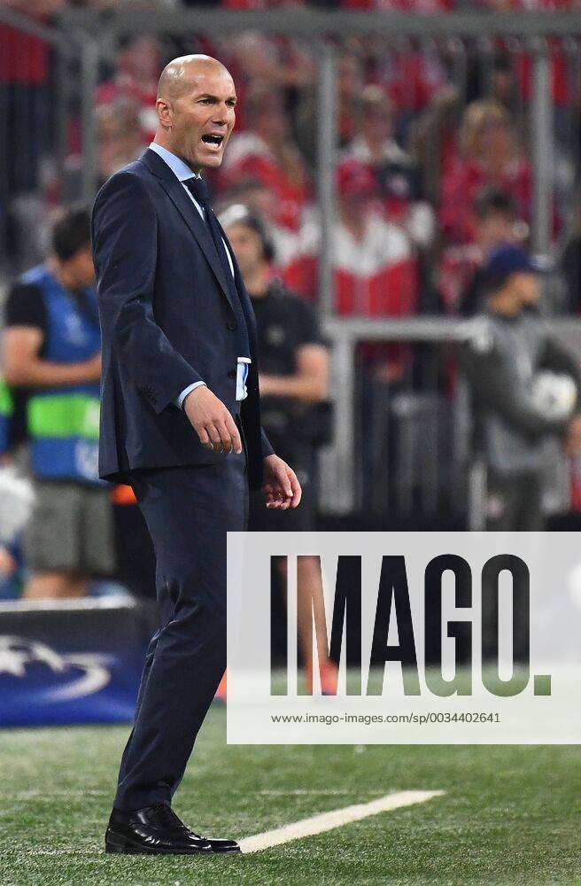 Football Champions League Bayern Munich Real Madrid v l Coach Zinedine Zidane Real Madrid gives gestures gestures with the gestures gesticulate gestures