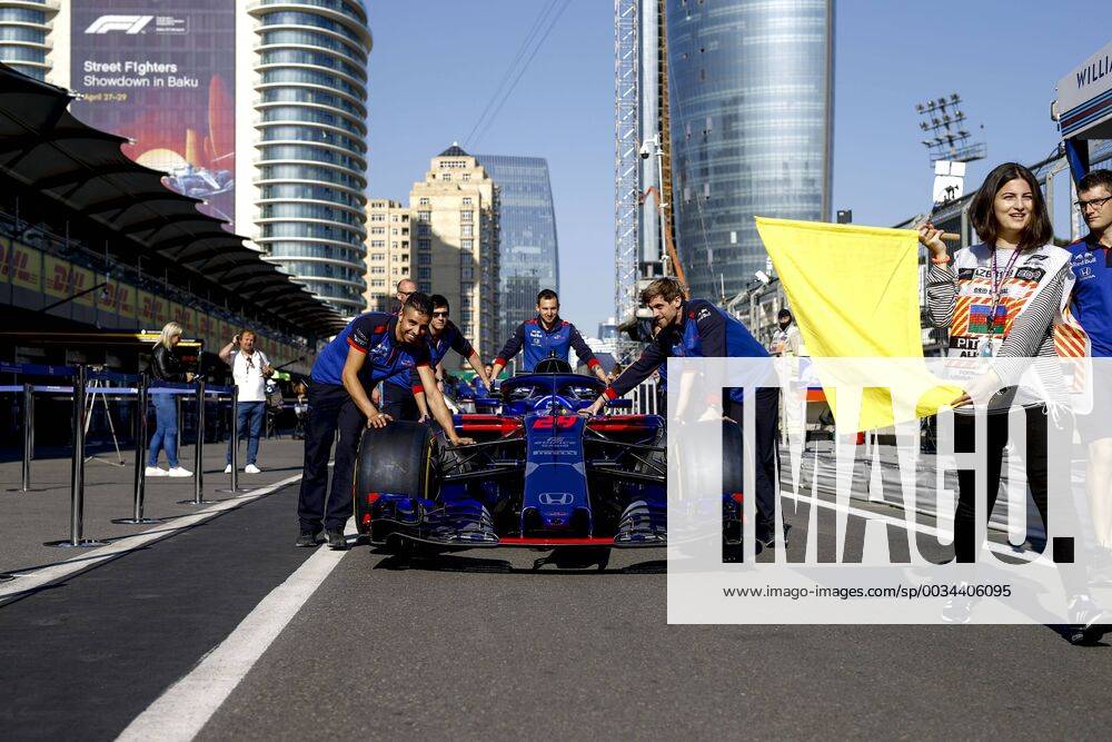 Motorsports: World Championship WM Weltmeisterschaft 2018; Grand Prix Azerbaijan, Grand Prix of Europe, Formula 1 2018 Azerbaijan Grand Prix, , 28 Brendon Hartley (NZL Toro Rosso, Ferrari) , Baku Azerbaijan