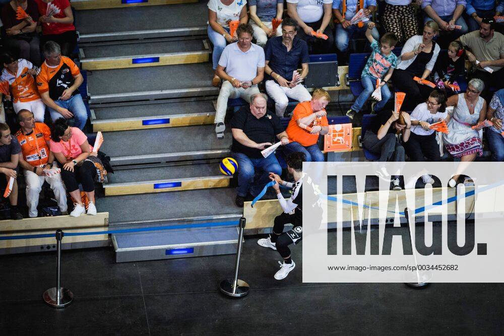 Berlin Germany 29 04 2018 Luke Perry BR Volleys 4 runs after a ball into the audience in the Playoff Final Game 2 of the Volleyball Bundesliga between Berlin Recycling Volleys and VfB Friedrichshafen