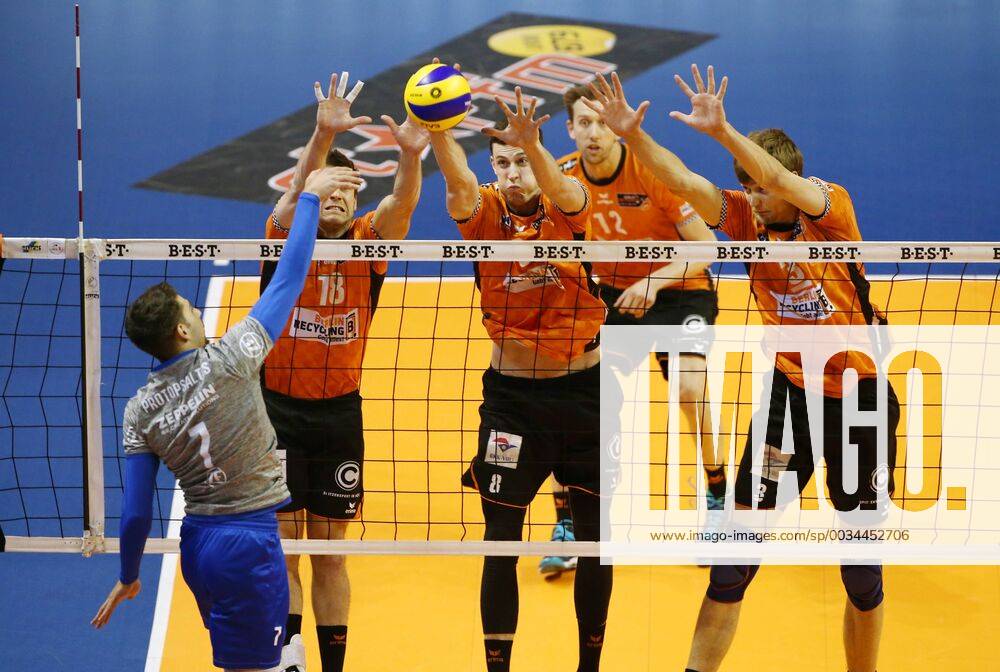 Bartlomiej Boladz in attack Pierre Pujol Graham Vigrass Robert Kromm Sport Volleyball Play Off Final Bundesliga Mens Season 2017 2018 29 04 2018 BR Volleys Berlin BRV vs VfB Friedrichshafen