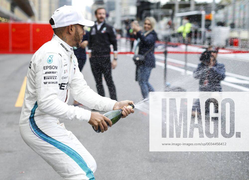 Motorsports: World Championship WM Weltmeisterschaft 2018; Grand Prix Azerbaijan, Grand Prix of Europe, Formula 1 2018 Azerbaijan Grand Prix, 44 Lewis Hamilton (GBR, Mercedes AMG Petronas F1 Team), Baku Azerbaijan