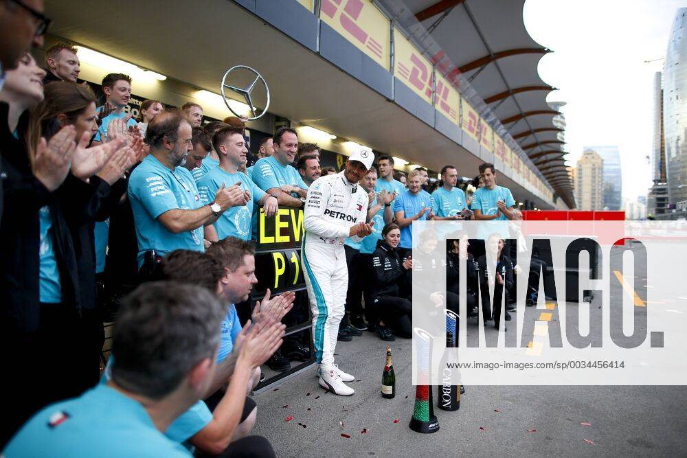 Motorsports: World Championship WM Weltmeisterschaft 2018; Grand Prix Azerbaijan, Grand Prix of Europe, Formula 1 2018 Azerbaijan Grand Prix, 44 Lewis Hamilton (GBR, Mercedes AMG Petronas F1 Team), Baku Azerbaijan