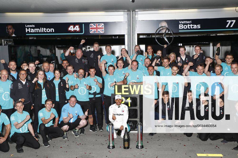 Motorsports: World Championship WM Weltmeisterschaft 2018; Grand Prix Azerbaijan, Grand Prix of Europe, Formula 1 2018 Azerbaijan Grand Prix, 44 Lewis Hamilton (GBR, Mercedes AMG Petronas F1 Team), Baku Azerbaijan