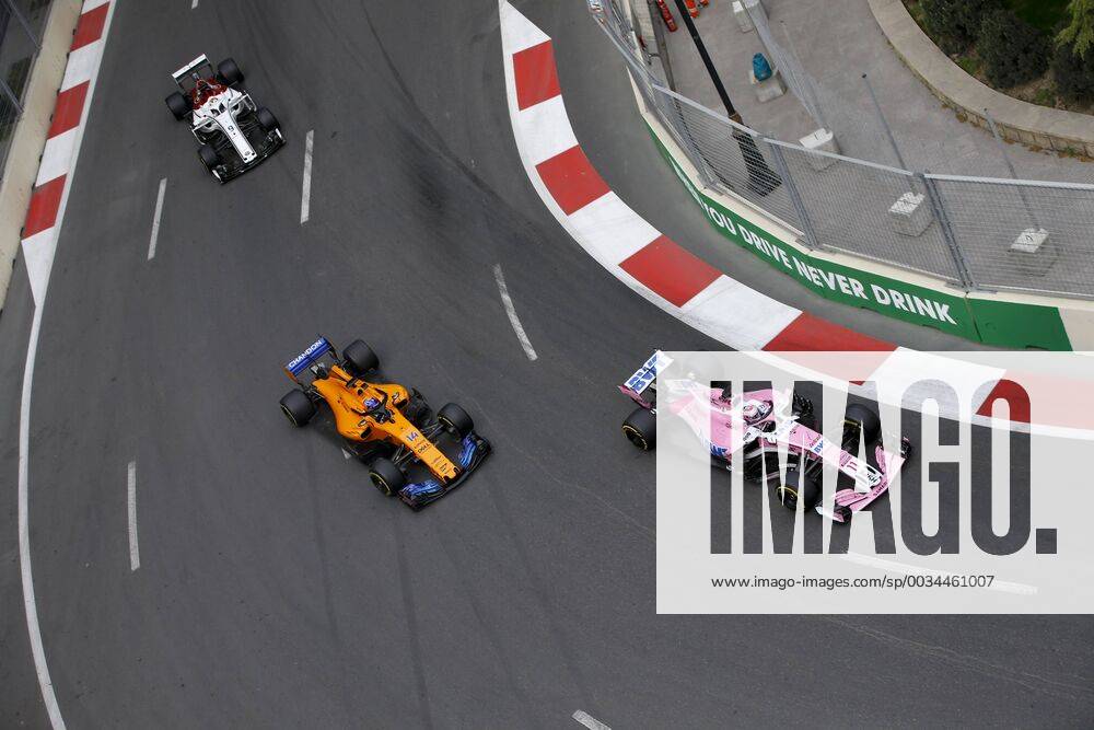 Motorsports: World Championship WM Weltmeisterschaft 2018; Grand Prix Azerbaijan, Grand Prix of Europe, Formula 1 2018 Azerbaijan Grand Prix, 11 Sergio Perez (MEX, Sahara Force India F1 Team), 14 Fernando Alonso (ESP, McLaren-Renault), Baku Azerbaijan