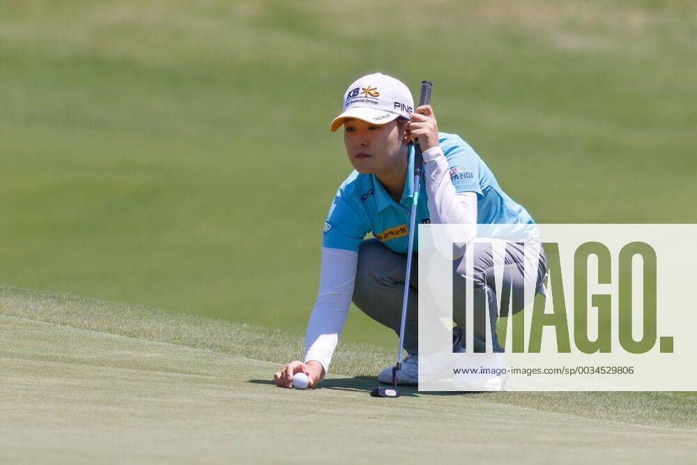THE COLONY, TX - MAY 05: In Gee Chun of Korea lines up her putt on 3 during the LPGA Golf Damen Volunteers of America Texas Classic on May 5, 2018 at the Old American Golf Club in The Colony, TX. (Photo by Andrew Dieb Icon Sportswire) GOLF: MAY 05 LPGA - Volunteers of America Texas Classic Icon180505091