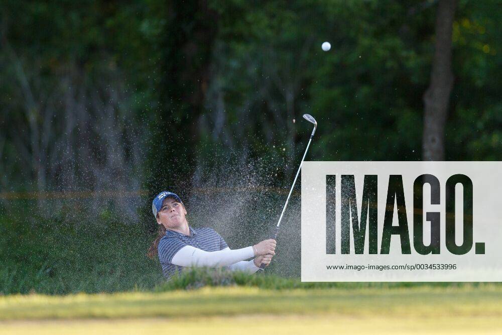 THE COLONY, TX - MAY 05: Kate Burnett hits out of the green side bunker on 3 during the LPGA Golf Damen Volunteers of America Texas Classic on May 5, 2018 at the Old American Golf Club in The Colony, TX. (Photo by Andrew Dieb Icon Sportswire) GOLF: MAY 05 LPGA - Volunteers of America Texas Classic Icon180505546