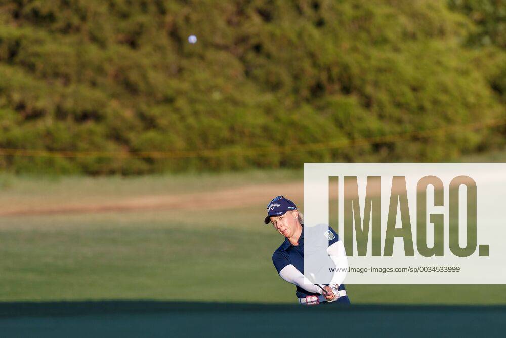 THE COLONY, TX - MAY 05: Morgan Pressel chips onto the 3 green during the LPGA Golf Damen Volunteers of America Texas Classic on May 5, 2018 at the Old American Golf Club in The Colony, TX. (Photo by Andrew Dieb Icon Sportswire) GOLF: MAY 05 LPGA - Volunteers of America Texas Classic Icon180505608