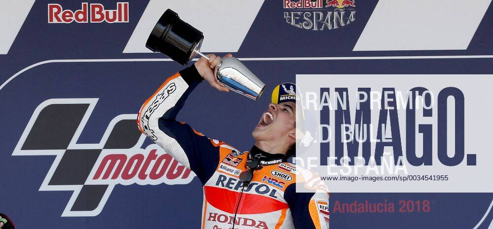 MotoGP, Marc Marquez gewinnt in Jerez Spanish MotoGP rider Marc Marquez of Repsol Honda Team celebrates his win on the podium during the 2018 Motorcycling Gran Prix of Spain at the Jerez-Angel Nieto Racetrack in Jerez de la Frontera, Andalusia, southern Spain, 06 May 2018. 2018 Motorcycling Gran Prix of Spain !ACHTUNG: NUR REDAKTIONELLE NUTZUNG!
