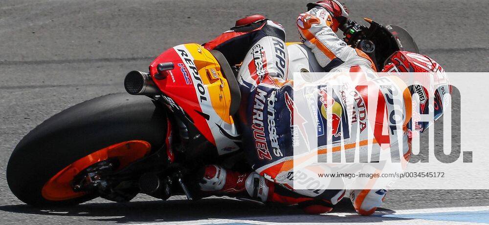 MotoGP, Marc Marquez gewinnt in Jerez Spanish MotoGP rider Marc Marquez of Repsol Honda Team leads the race during the 2018 Motorcycling Gran Prix of Spain at the Jerez-Angel Nieto Racetrack in Jerez de la Frontera, Andalusia, southern Spain, 06 May 2018. 2018 Motorcycling Gran Prix of Spain !ACHTUNG: NUR REDAKTIONELLE NUTZUNG!