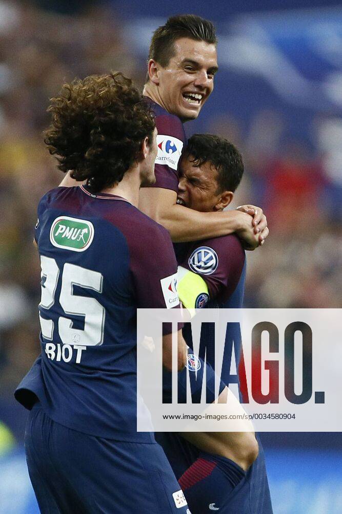 Joie LO CELSO Giovani (PSG) avec Thiago SILVA (PSG) et equipe FOOTBALL : Les Herbiers vs Paris Saint Germain - Finale Coupe de France - 08 05 2018 GwendolineLeGoff Panoramic