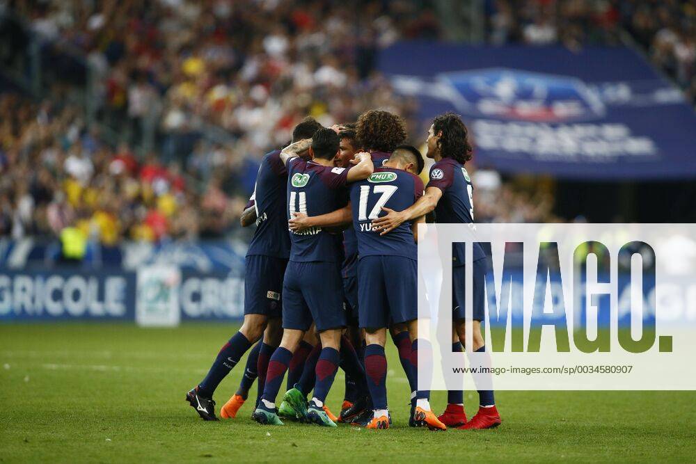 Joie LO CELSO Giovani (PSG) avec Thiago SILVA (PSG) et equipe FOOTBALL : Les Herbiers vs Paris Saint Germain - Finale Coupe de France - 08 05 2018 GwendolineLeGoff Panoramic