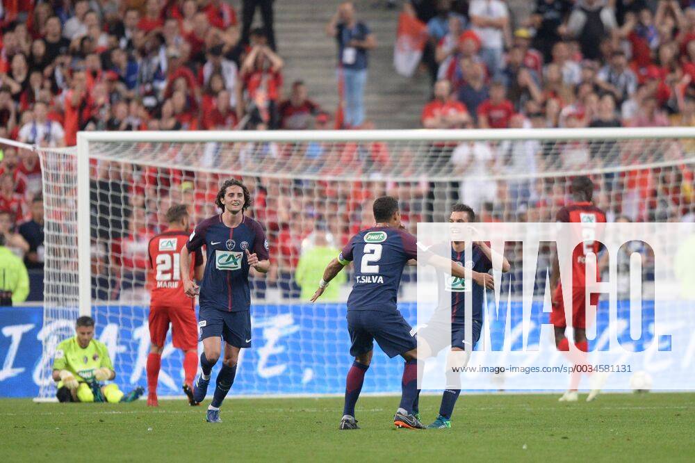 18 GIOVANI LO CELSO (PSG) - 25 ADRIEN RABIOT (PSG) - JOIE FOOTBALL : Les Herbiers vs Paris SG - Coupe de France - Finale - 08 05 2018 AnthonyBIBARD FEP Panoramic