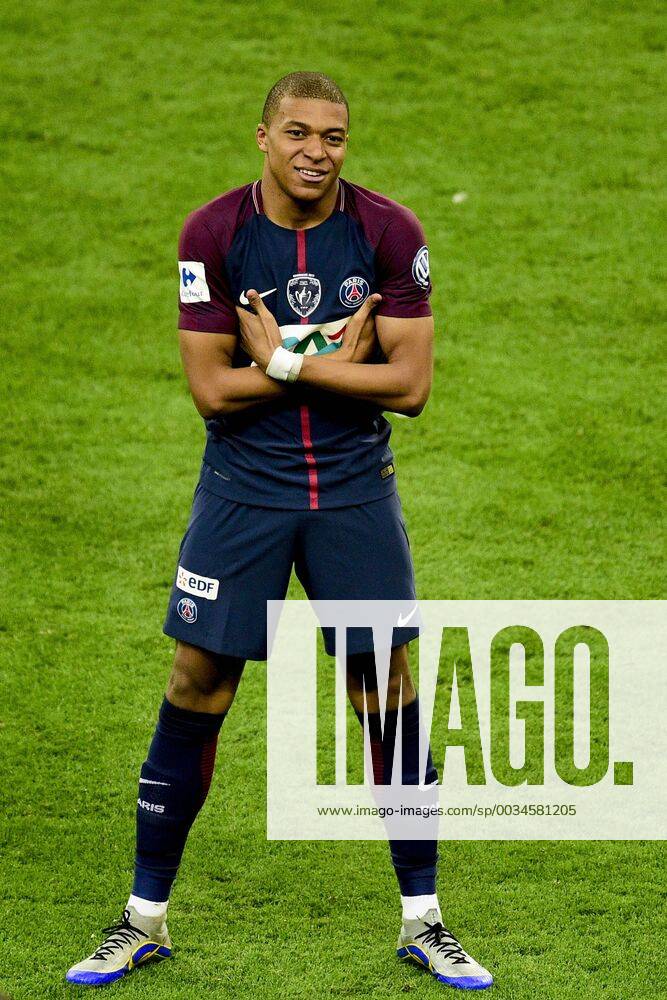Joie des joueurs du PSG apres le but refuse par l arbitrage video de Kylian Mbappe (PSG) FOOTBALL : Les herbiers vs PSG - Finale de la Coupe de France - St Denis - 08 05 2018 JBAutissier Panoramic