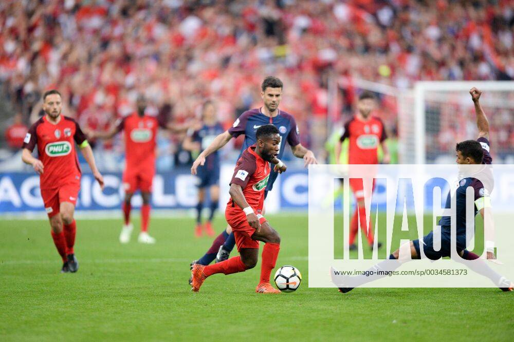 11 Louis Bongongui (her) - 02 THIAGO SILVA (PSG) FOOTBALL : Les Herbiers vs Paris SG - Coupe de France - Finale - 08 05 2018 AnthonyBIBARD FEP Panoramic