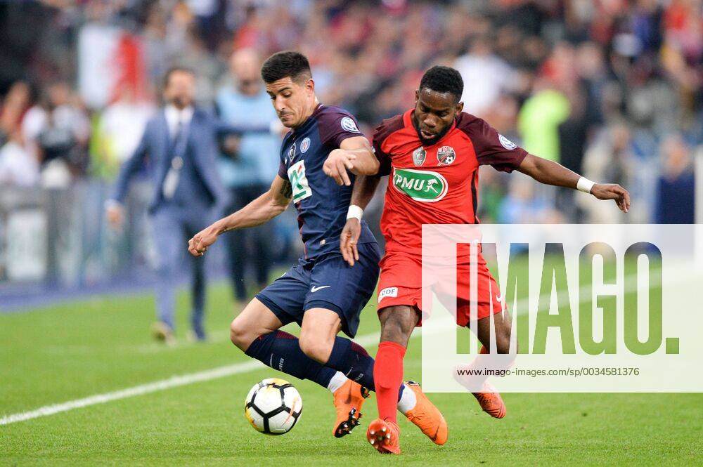 11 Louis Bongongui (her) - 17 YURI BERCHICHE (PSG) FOOTBALL : Les Herbiers vs Paris SG - Coupe de France - Finale - 08 05 2018 AnthonyBIBARD FEP Panoramic
