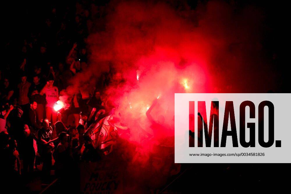 Supporters ultras du PSG - Ambiance - fumigenes FOOTBALL : Les herbiers vs PSG - Finale de la Coupe de France - St Denis - 08 05 2018 JBAutissier Panoramic