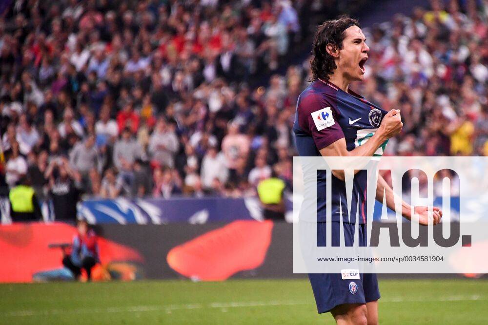 - SPORT 09 EDINSON CAVANI (PSG) - JOIE FOOTBALL : Les Herbiers vs Paris SG - Coupe de France - Finale - 08 05 2018 AnthonyBIBARD FEP Panoramic