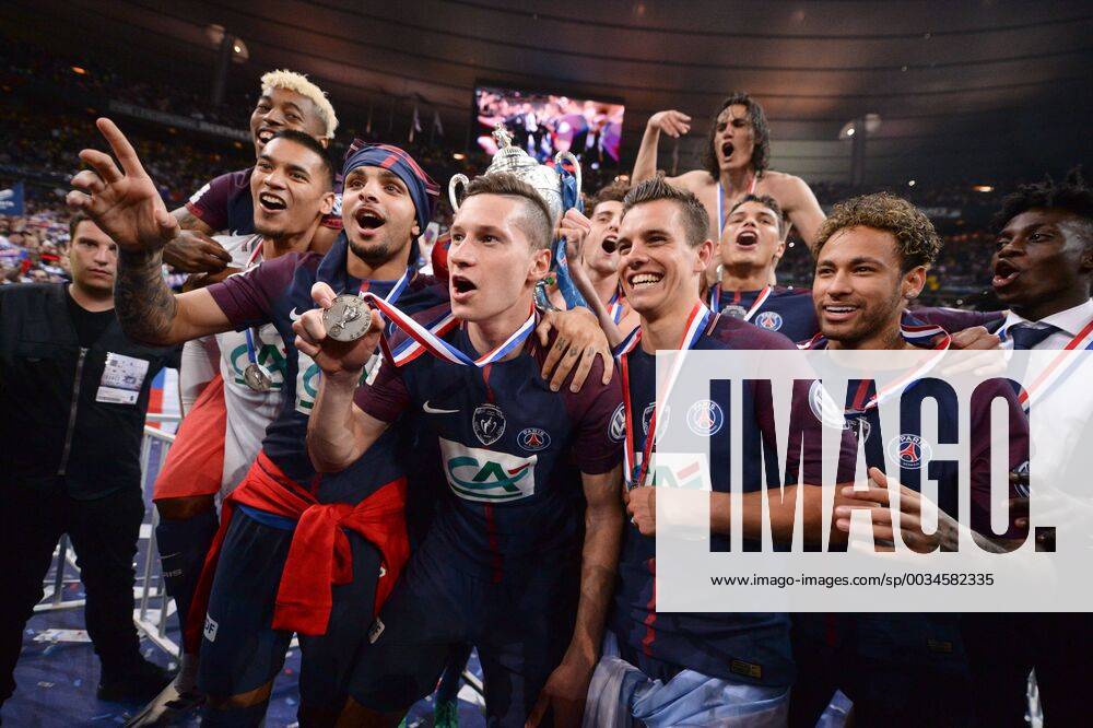 03 PRESNEL KIMPEMBE (PSG) - 16 ALPHONSE AREOLA (PSG) - 20 LAYVIN KURZAWA (PSG) - 23 JULIAN DRAXLER (PSG) - 18 GIOVANI LO CELSO (PSG) - 09 EDINSON CAVANI (PSG) - 02 THIAGO SILVA (PSG) - 10 NEYMAR JR (PSG) - 37 TIMOTHY WEAH (PSG) - JOIE FOOTBALL : Les Herbiers vs Paris SG - Coupe de France - Finale - 08 05 2018 AnthonyBIBARD FEP Panoramic