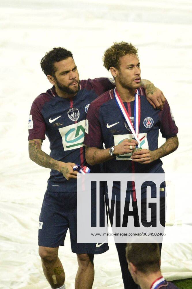 Neymar Jr (PSG) Dani Alves (PSG) FOOTBALL : Les herbiers vs PSG - Finale de la Coupe de France - St Denis - 08 05 2018 JBAutissier Panoramic