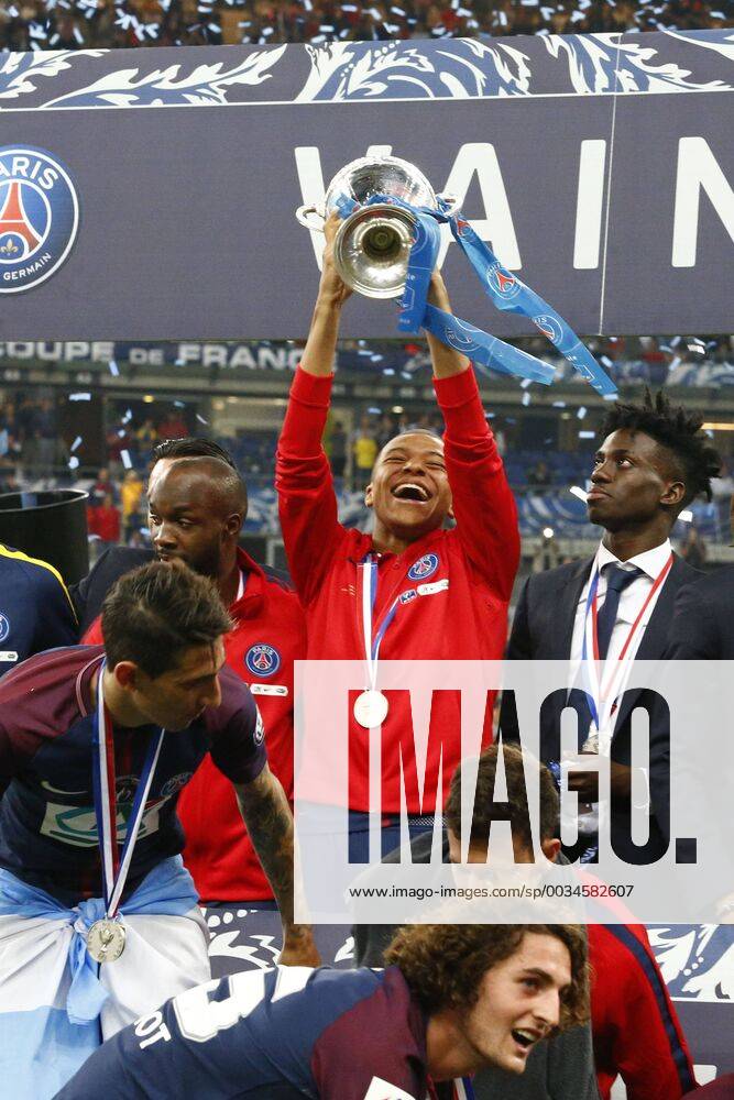 Kylian Mbappe (PSG) joie avec equipe FOOTBALL : Les Herbiers vs Paris Saint Germain - Finale Coupe de France - 08 05 2018 GwendolineLeGoff Panoramic