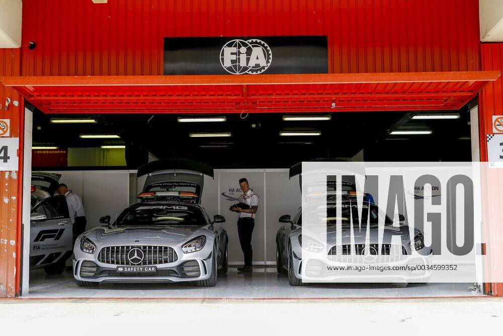 Motorsports: FIA Formula One World Championship WM Weltmeisterschaft 2018, Grand Prix of Spain, F1 Safety Car, Mercedes-AMG GT R Barcelona Spain
