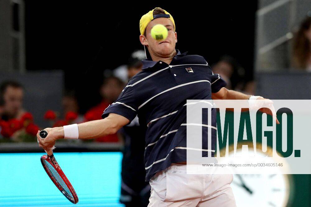 Argentinian tennis player Diego Schwartzman in action against Spanish Rafael Nadal during their Mutua Madrid Open round of 16 march at the Caja Magica in Madrid, Spain, 10 May 2018. Mutua Madrid Open !ACHTUNG: NUR REDAKTIONELLE NUTZUNG!