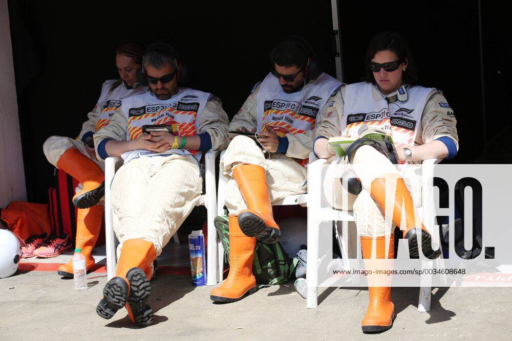 Photo4 LaPresse 11 05 2018 Barcelona, Spain Grand Prix Formula One Spain 2018 In the pic: Marshals & xa9; Photo4 LaPresse 11 05 2018 Barcelona, Spain Sport Grand Prix Formula One Spain 2018 In the pic: Marshals