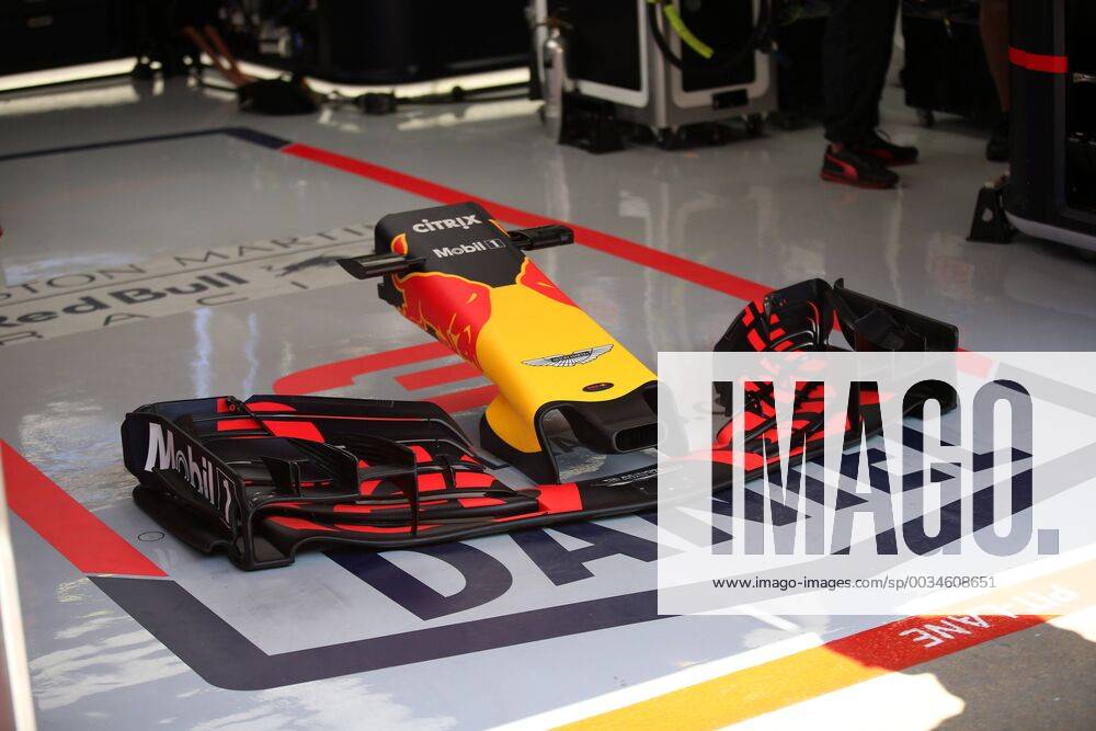 Photo4 LaPresse 11 05 2018 Barcelona, Spain Grand Prix Formula One Spain 2018 In the pic: Daniel Ricciardo (AUS) Red Bull Racing RB14 & xa9; Photo4 LaPresse 11 05 2018 Barcelona, Spain Sport Grand Prix Formula One Spain 2018 In the pic: Daniel Ricciardo (AUS) Red Bull Racing RB14
