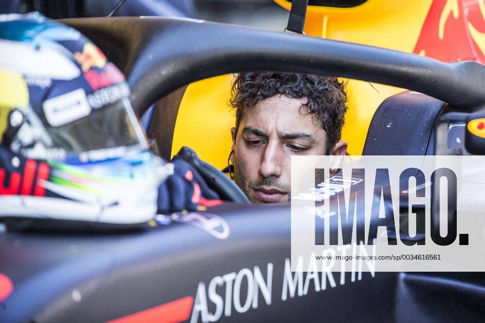 Montmelo, Spain - 03 Daniel Ricciardo from Australia with Aston Martin Red Bull Tag Heuer RB14 portrait during the Spanish Formula One Grand Prix at Circuit de Catalunya on 11, 2018 in Montmelo, Spain. Spanish F1 Grand Prix - Practice - ZUMAn230 20180511_zaa_n230_996