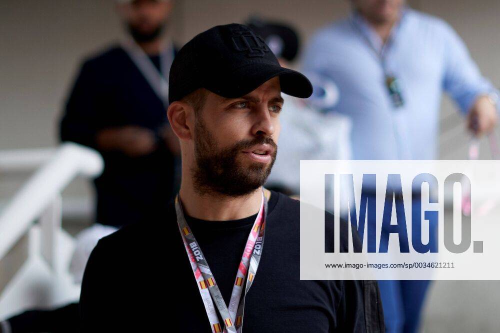 FC Barcelona Barca s soccer player Gerard Pique walks on the paddock during the third free training session for F-1 Spain GP race at Circuito de Barcelona-Cataluna circuit in Montmelo, outside Barcelona, Spain, 12 May 2018. The race will be held on 13 May 2018. Third free training session for F-1 Spain GP race !ACHTUNG: NUR REDAKTIONELLE NUTZUNG!
