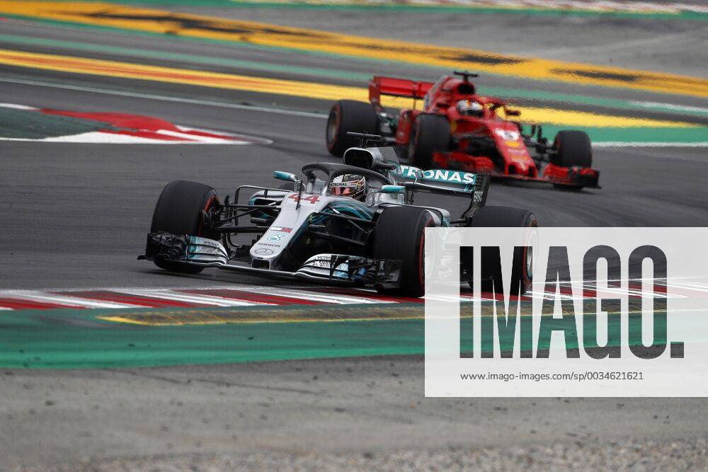 Photo4 LaPresse 12 05 2018 Barcelona, Spain Grand Prix Formula One Spain 2018 In the pic: Lewis Hamilton (GBR) Mercedes AMG F1 W09 and Sebastian Vettel (GER) Scuderia Ferrari SF71H & xa9; Photo4 LaPresse 12 05 2018 Barcelona, Spain Sport Grand Prix Formula One Spain 2018 In the pic: Lewis Hamilton (GBR) Mercedes AMG F1 W09 and Sebastian Vettel (GER) Scuderia Ferrari SF71H