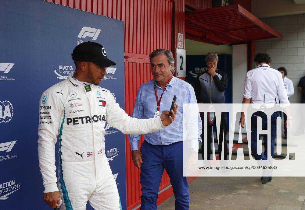 Motorsports: FIA Formula One World Championship WM Weltmeisterschaft 2018, Grand Prix of Spain, 44 Lewis Hamilton (GBR, Mercedes AMG Petronas Motorsport), Carlos Sainz senior Barcelona Spain
