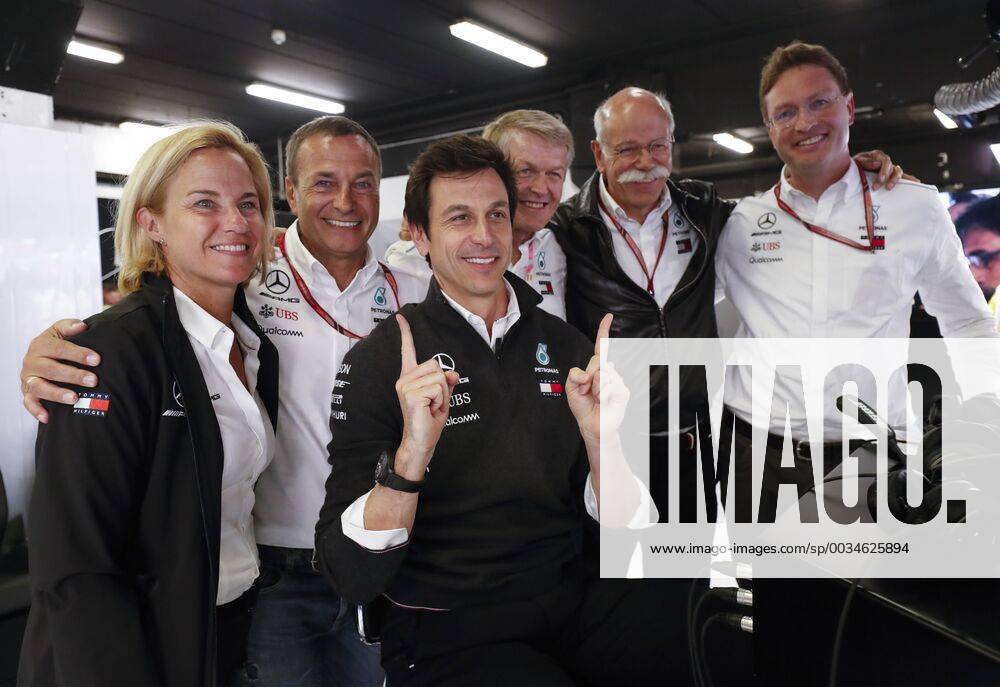 Motorsports: FIA Formula One World Championship WM Weltmeisterschaft 2018, Grand Prix of Spain, Britta Seeger, Bodo Uebber, Toto Wolff (AUT, Mercedes AMG Petronas Motorsport), Prof. Dr. Thomas Weber, Dr. Dieter Zetsche, Ola Kaellenius Barcelona Spain