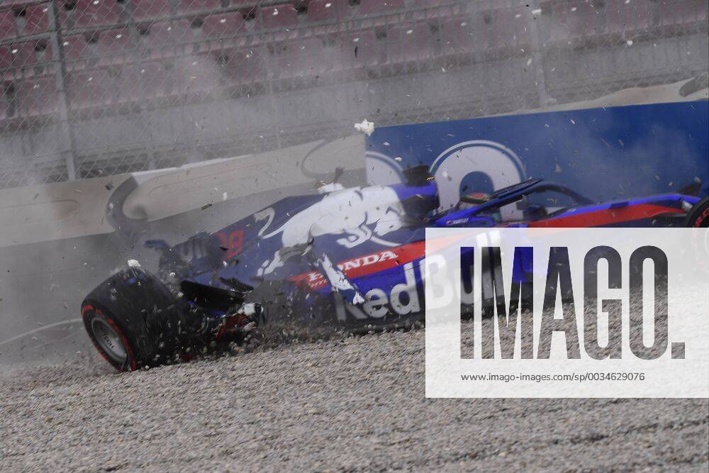 Brendon Hartley of New Zealand and Scuderia Toro Rosso driver s crash during the qualifying for Spanish Formula One Grand Prix at Circuit de Catalunya on May 12, 2018 in Montmelo, Spain. (Photo by Quality Images Getty Images) Breton CordonxPressx xSpanishxF1xGrandxPrixx-xqualifyingx