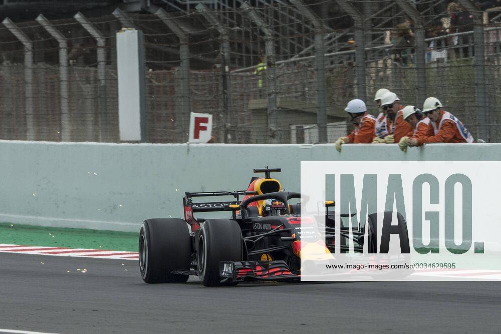 Montmelo, Spain - 03 Daniel Ricciardo from Australia with Aston Martin Red Bull Tag Heuer RB14 during the Spanish Formula One Grand Prix at Circuit de Catalunya on March 12, 2018 in Montmelo, Spain. Spanish F1 Grand Prix - Qualifying - ZUMAn230 20180512_zaa_n230_670