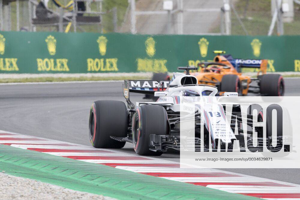 Barcelona, Spain - Williams driver Lance Stroll (18) of Canada and McLaren driver Stoffel Vandoorne (2) of Belgium during the free practice of F1 Grand Prix celebrated at Circuit of Barcelona 12th May 2018 in Barcelona, Spain. (Credit: NurPhoto) Spanish F1 Grand Prix - Qualifying - ZUMAn230 20180512_zaa_n230_710