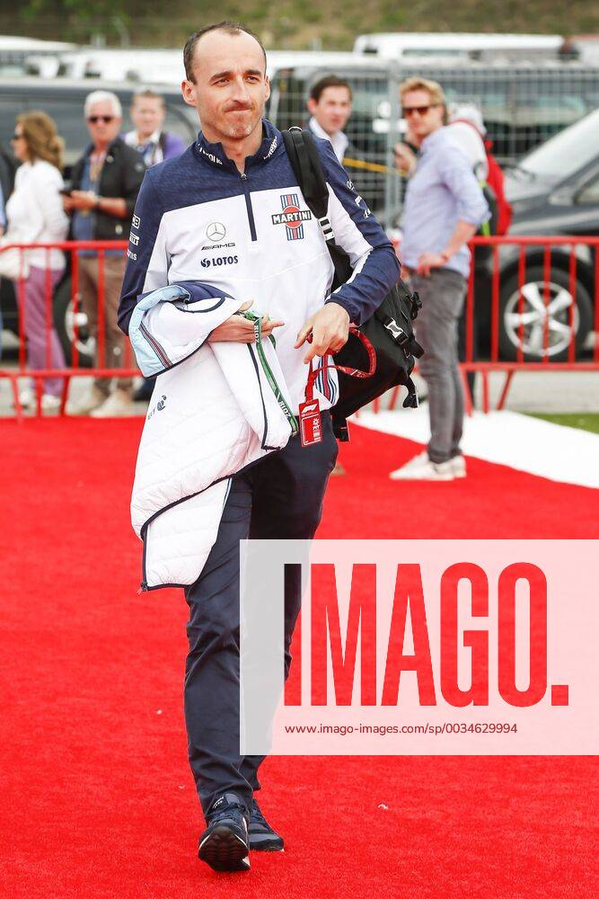 Barcelona, Spain - Williams Martini Racing driver Robert Kubica (40) arrive at the qualifying day of the F1 Grand Prix celebrated at Circuit of Barcelona 12th May 2018 in Barcelona, Spain. (Credit: NurPhoto) Spanish F1 Grand Prix - Qualifying - ZUMAn230 20180512_zaa_n230_716