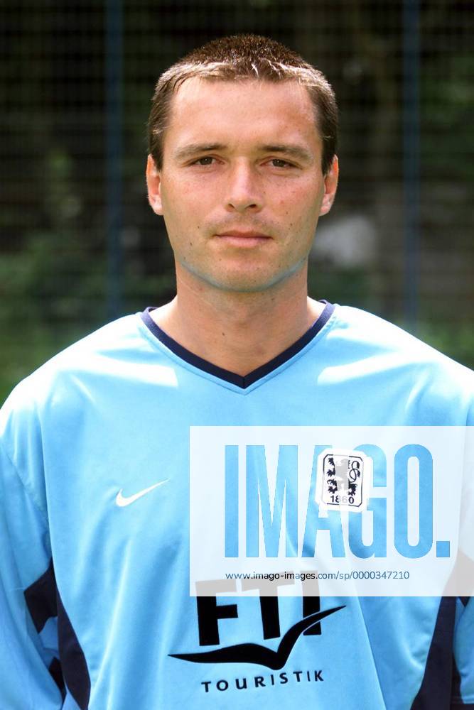 Markus Beierle (1860) Fußball 1. BL Herren Saison 2001 2002, Vorstellung, Präsentation, Porträttermin, Pressetermin, TSV 1860 München Porträt Trainingsgelände Grünwalder Straße München