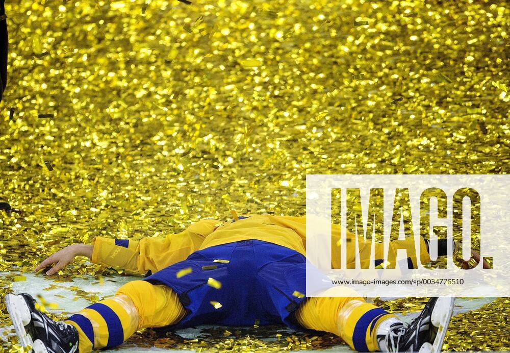 - SPORT Hampus Lindholm of Sweden after the IIHF World Championship WM Weltmeisterschaft Ice hockey Eishockey finale between Sweden and Switzerland in Royal Arena in Copenhagen, Denmark, Sunday, May 20, 2018.. , Copenhagen Denmark