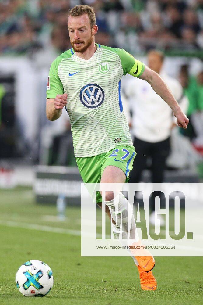 Maximilian Arnold VfL Wolfsburg Soccer Bundesliga Season 2017 2018 First leg Relegation VfL Wolfsburg vs. Holstein Kiel at the Volkswagen Arena in Wolfsburg Cut Out Action Germany Football Mann Manner 17 05 2018